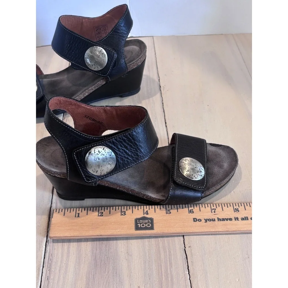 Taos Footwear measurements insole